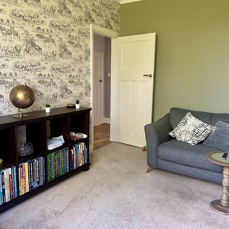 Lovely, Large Double Bedroom With Park View In Home Hazel Grove Extérieur photo