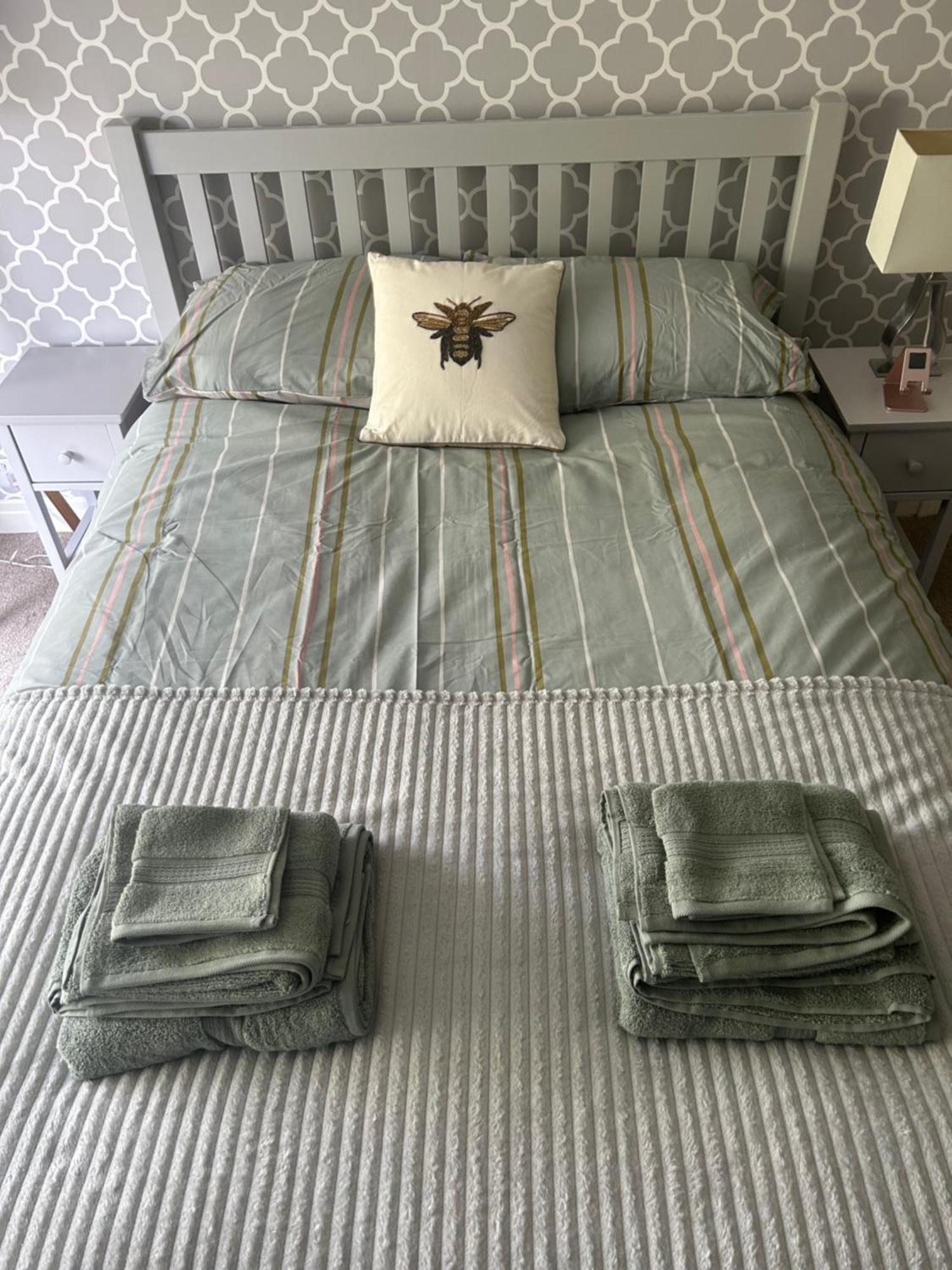 Lovely, Large Double Bedroom With Park View In Home Hazel Grove Extérieur photo