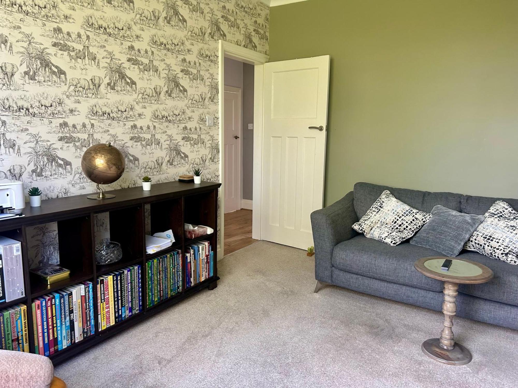 Lovely, Large Double Bedroom With Park View In Home Hazel Grove Extérieur photo